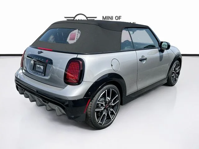 New 2026 Silver MINI Iconic image 6