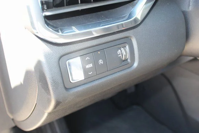 New 2026 White GMC Elevation image 14
