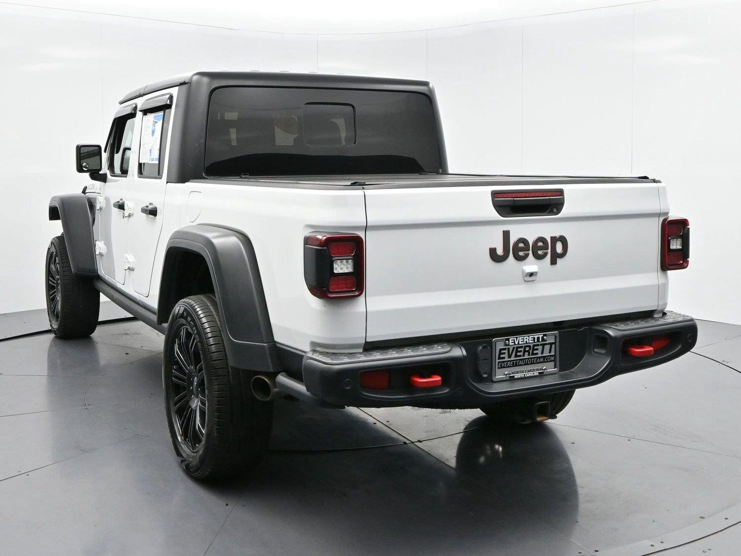 Used 2021 Bright White Clearcoat Jeep Rubicon image 5