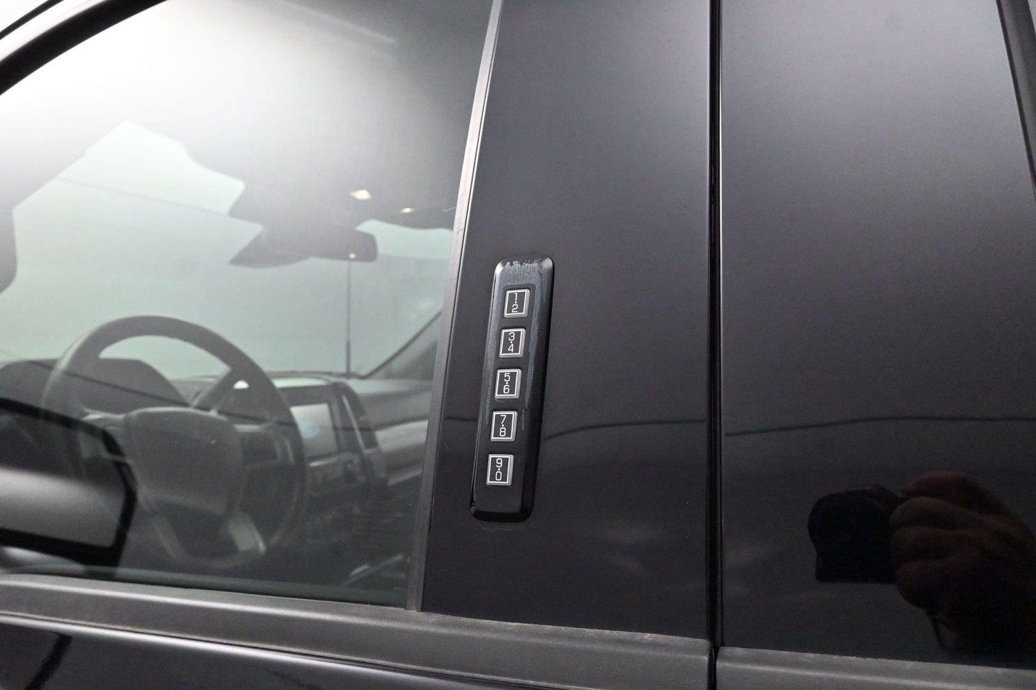 Used 2019 Agate Black Ford LARIAT image 10
