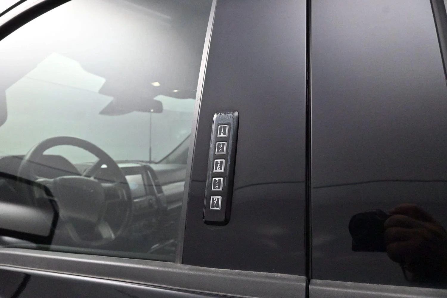 Used 2019 Agate Black Ford LARIAT image 10