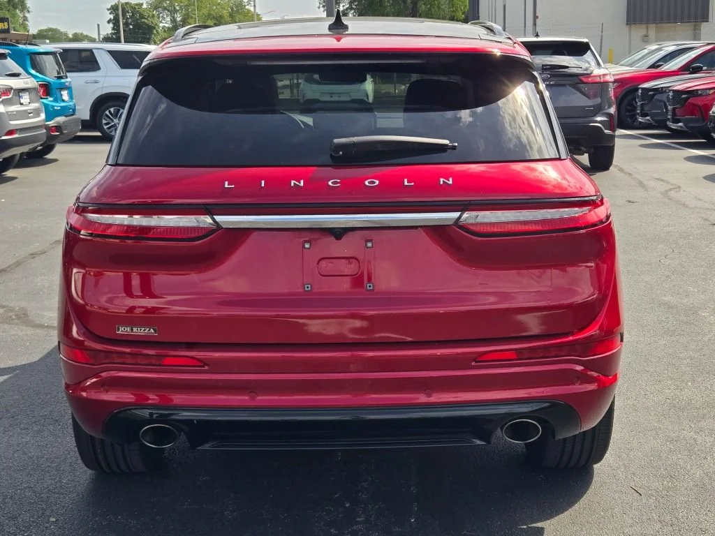 Used 2025 Red Lincoln Premiere image 13