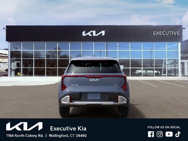 New 2027 Pale Gray Kia S image 5