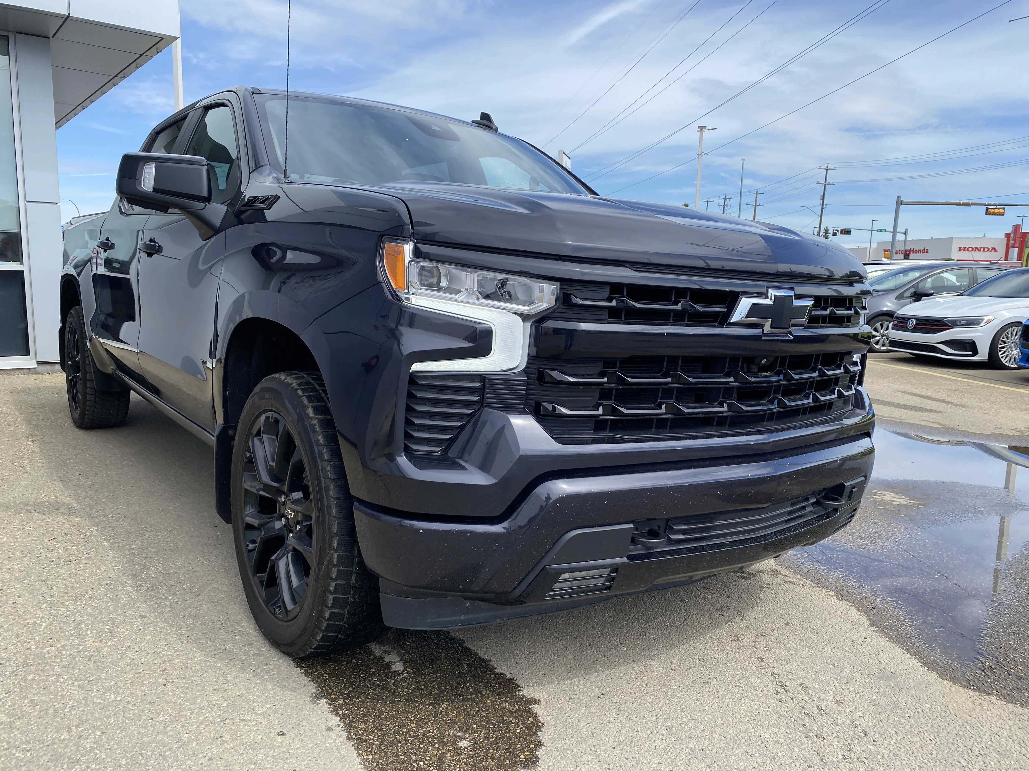Certified Used 2023 Gray Chevrolet 4WD Crew Cab 147 RST * 6.2L* 22 INCH WHEELS* SUNROOF* image 6