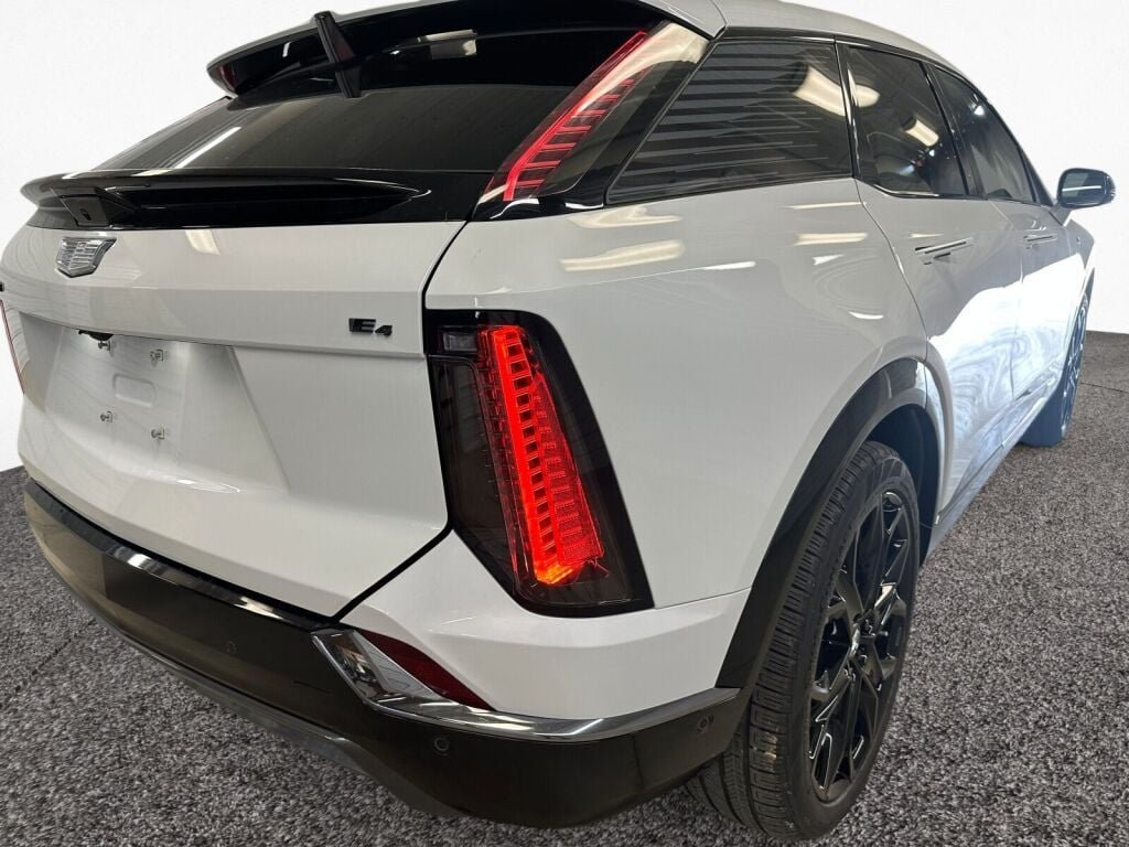 2027 Cadillac OPTIQ Premium Sport - Photo 27