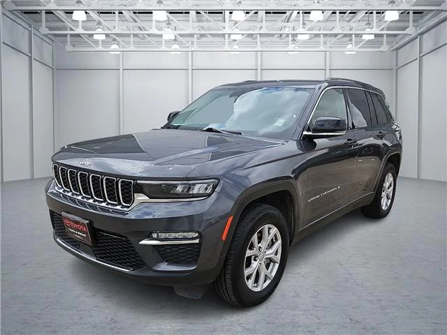 Used 2022 Baltic Gray Metallic Clearcoat Jeep Limited 4x4 image 1