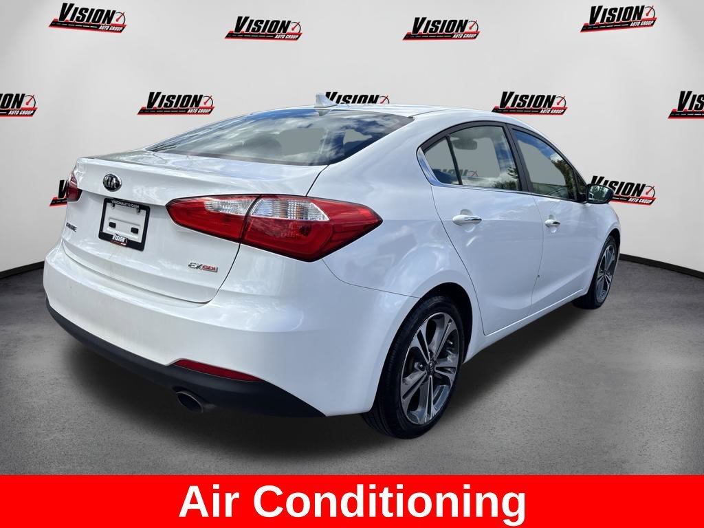 Used 2016 White Kia EX image 5