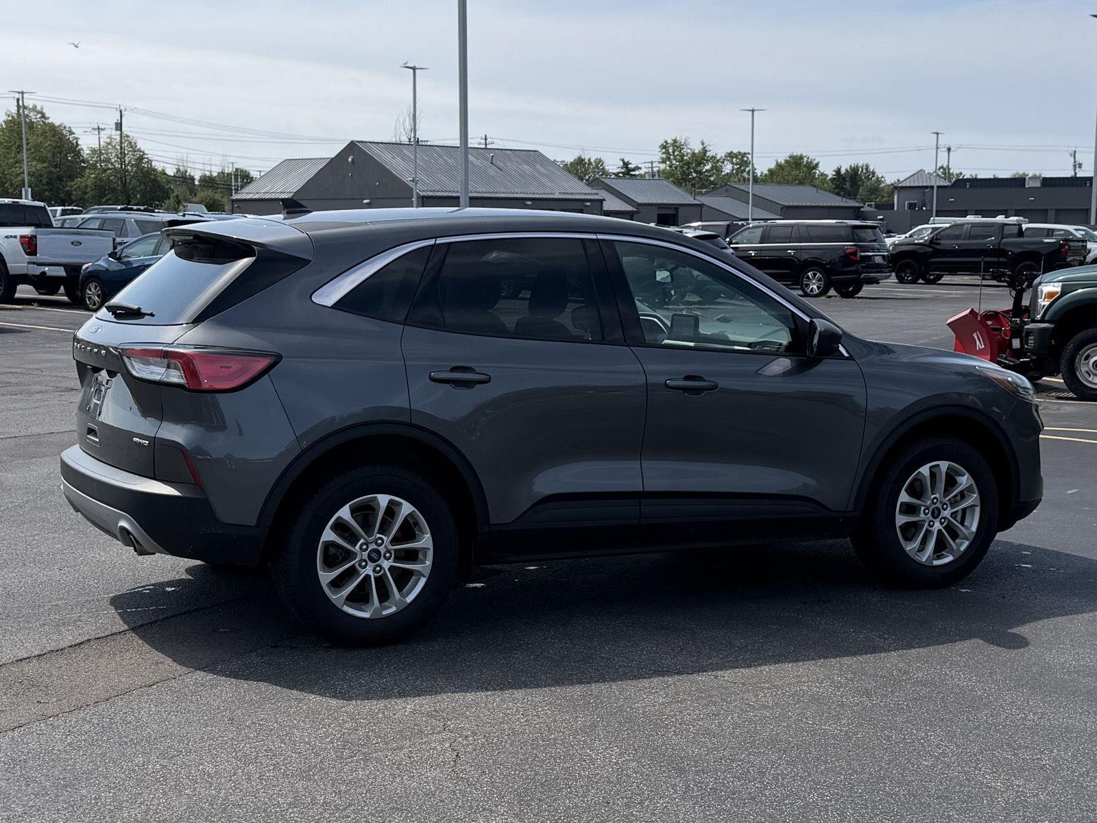 Used 2022 Carbonized Gray Ford SE image 4