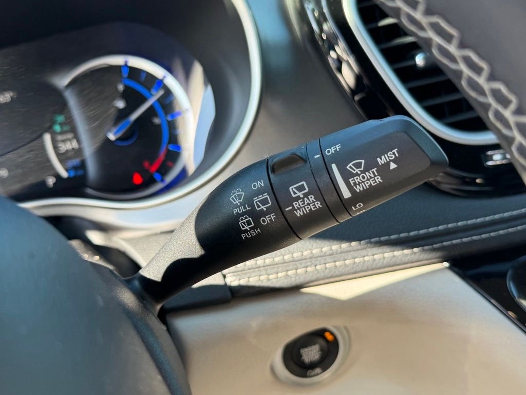 Used 2023 Black Chrysler Touring L image 33