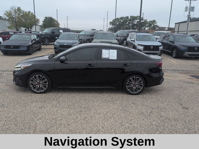 Used 2023 Aurora Black Kia GT image 3