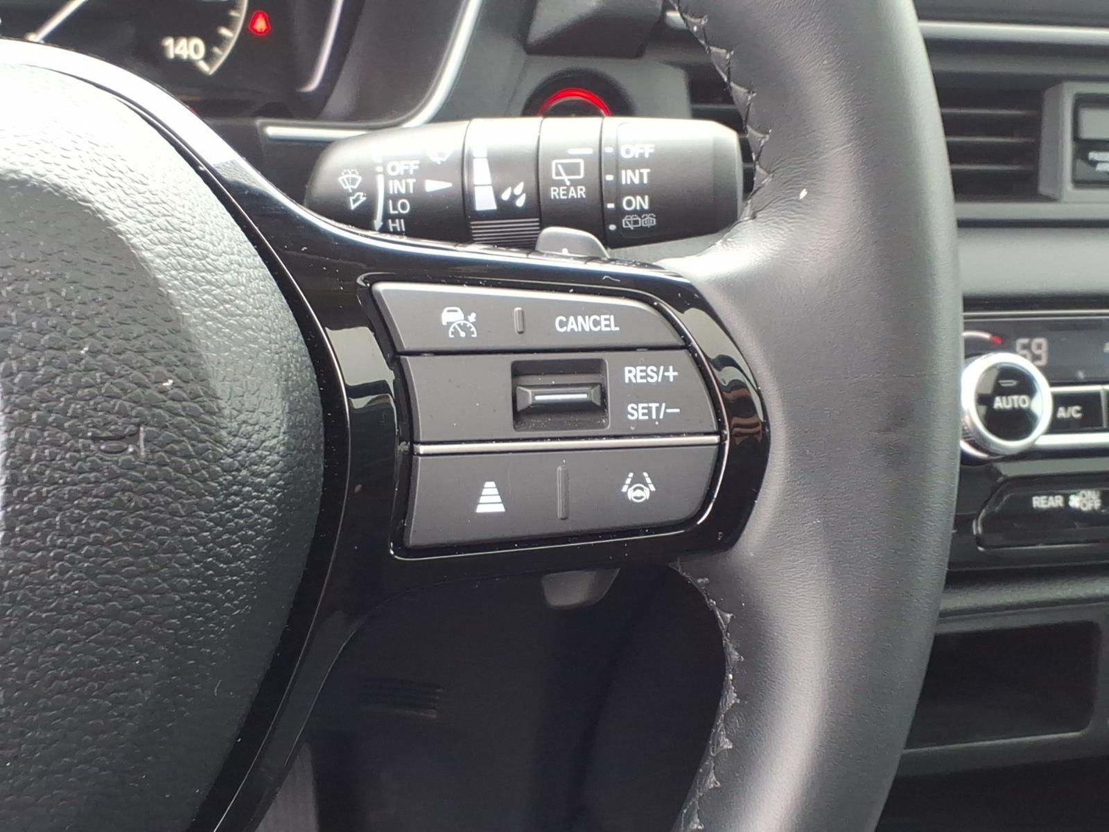 Used 2025  Honda Touring image 13