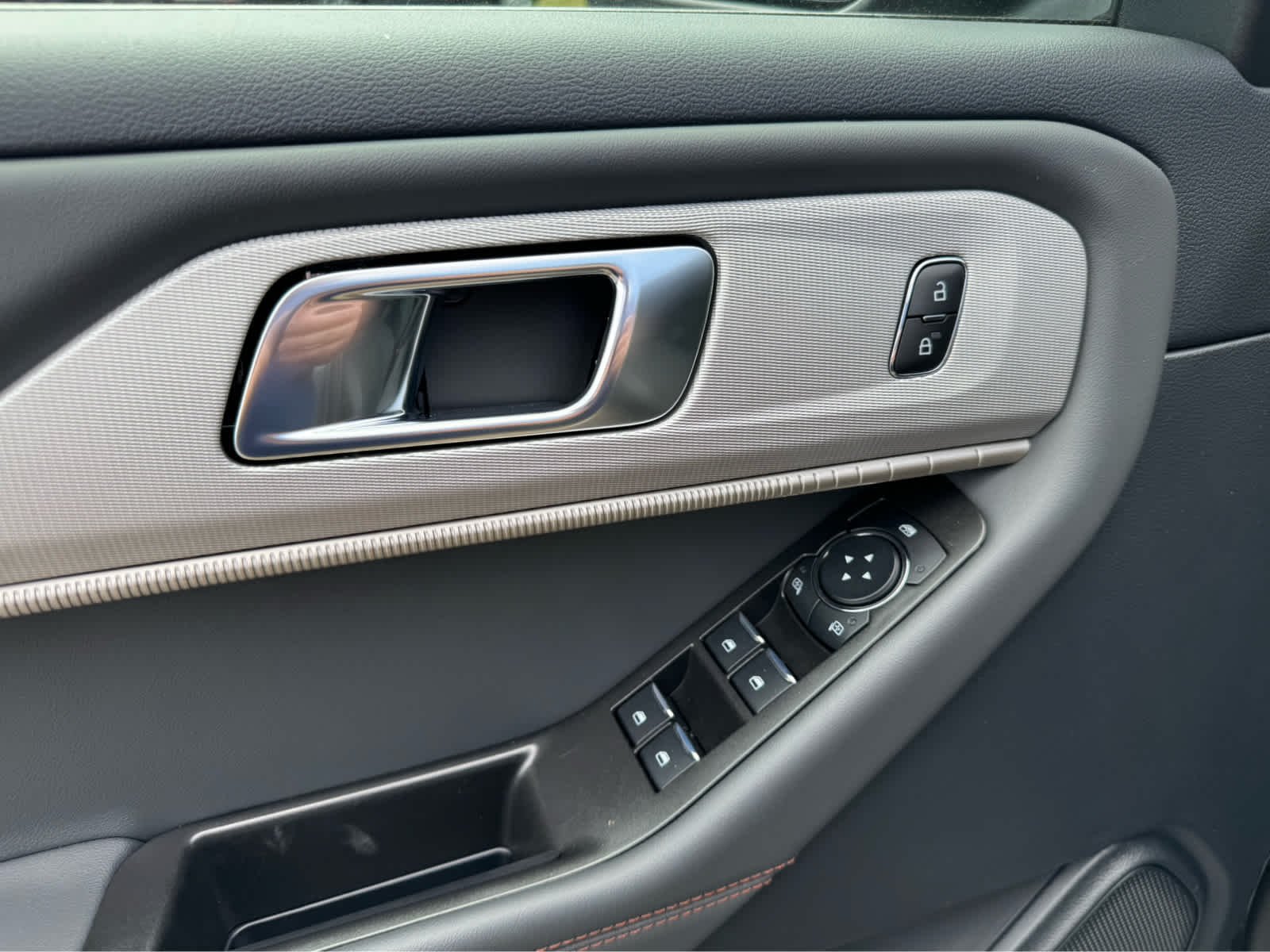 New 2026 Carbonized Gray Metallic Ford Active w/200A Pkg image 15