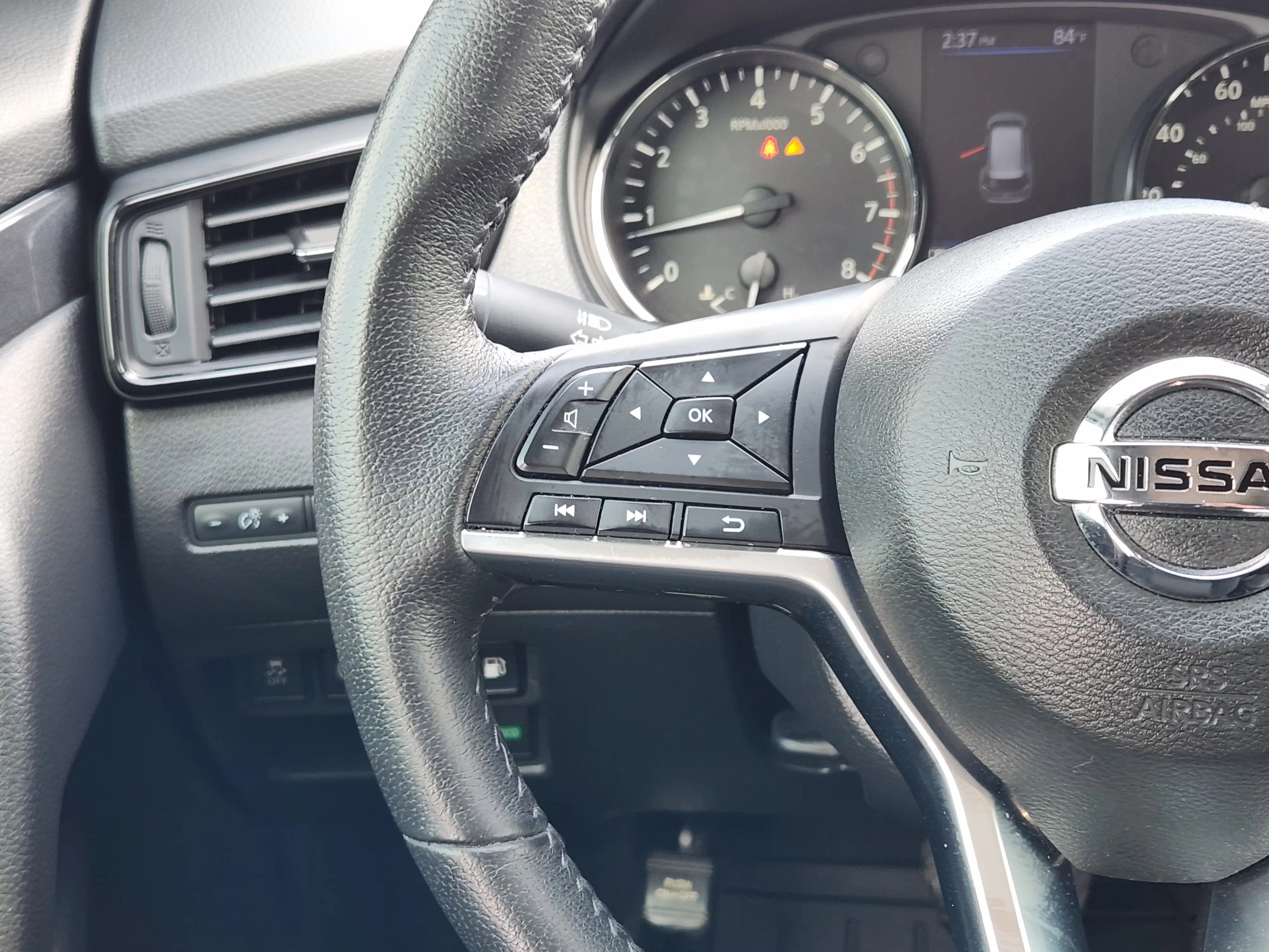 Used 2019 Brilliant Silver Metallic Nissan SV image 28