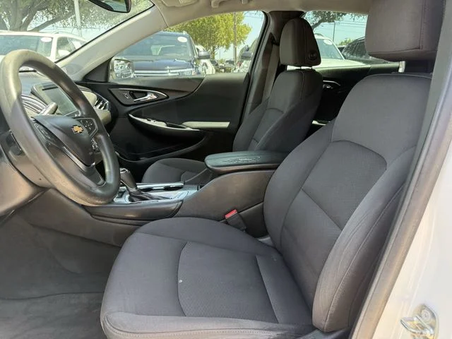 Used 2018 White Chevrolet LT image 22