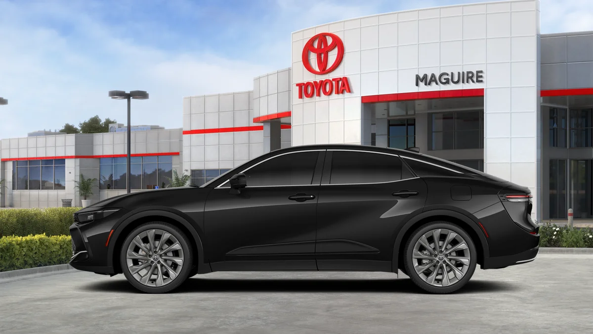2026 Toyota Crown Limited - Photo 16