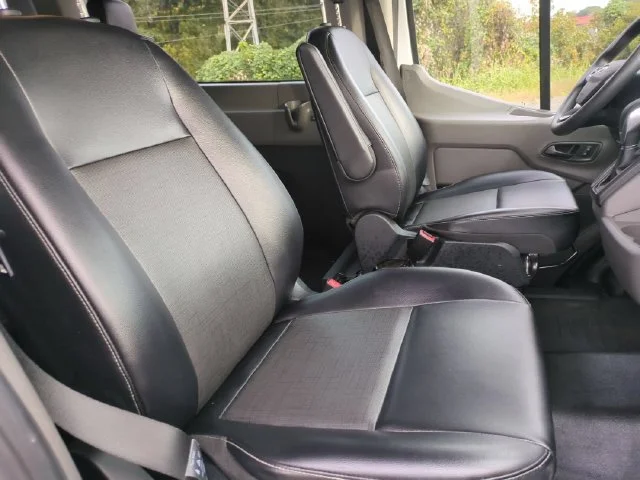 Used 2021 White Ford XL image 31