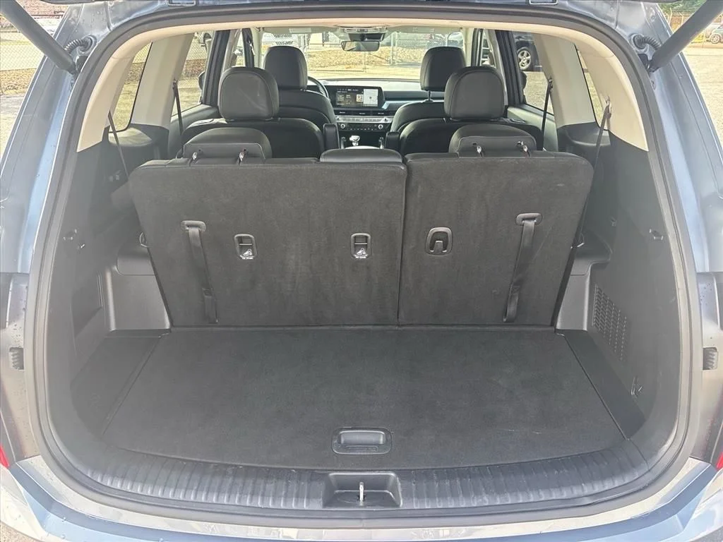 Used 2025 Silver Kia S image 26