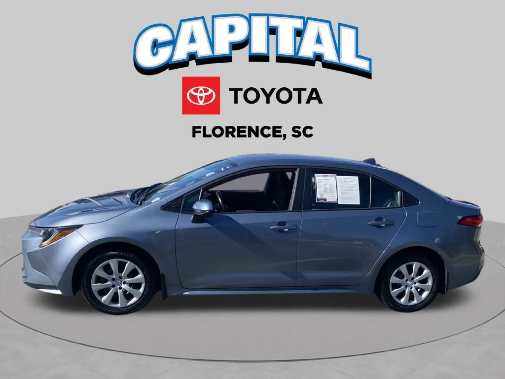 Used 2025  Toyota LE image 3