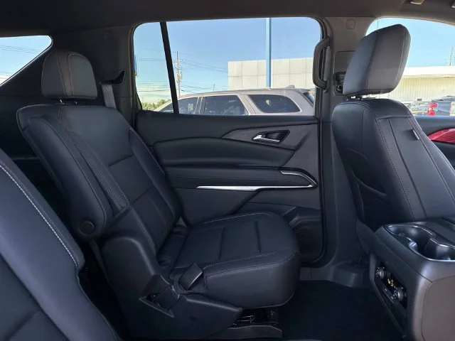 Used 2025 Black Chevrolet Z71 image 16