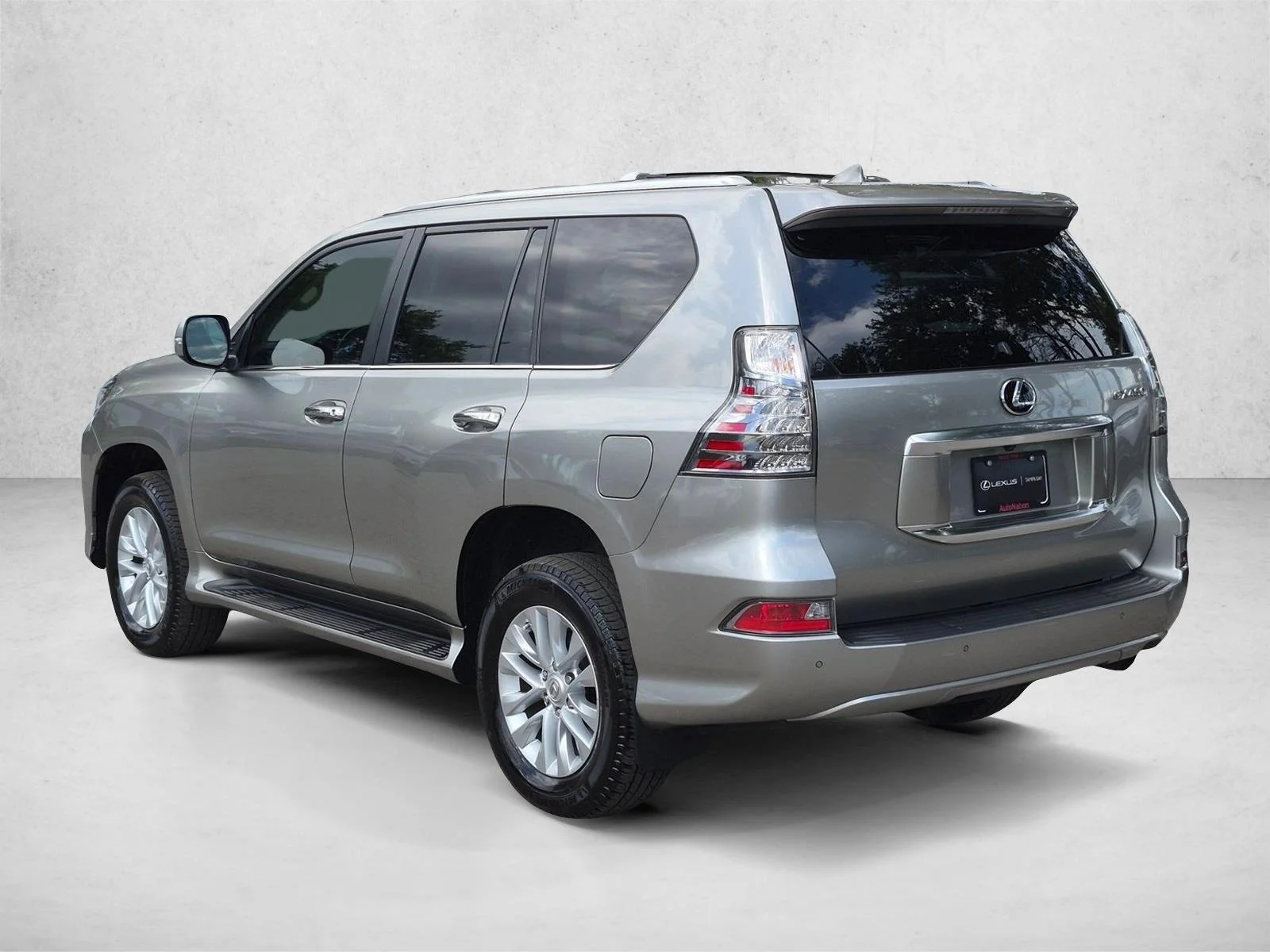 Certified Used 2023 Atomic Silver Lexus GX 460 Premium image 8