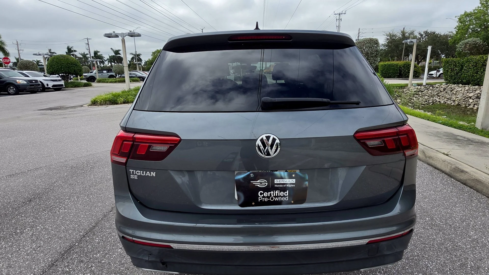 Used 2020 Platinum Gray Metallic Volkswagen 2.0T SE image 6