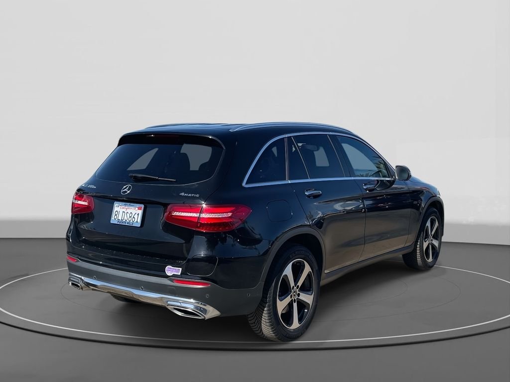 Used 2019 Black Mercedes-Benz GLC 350e image 4