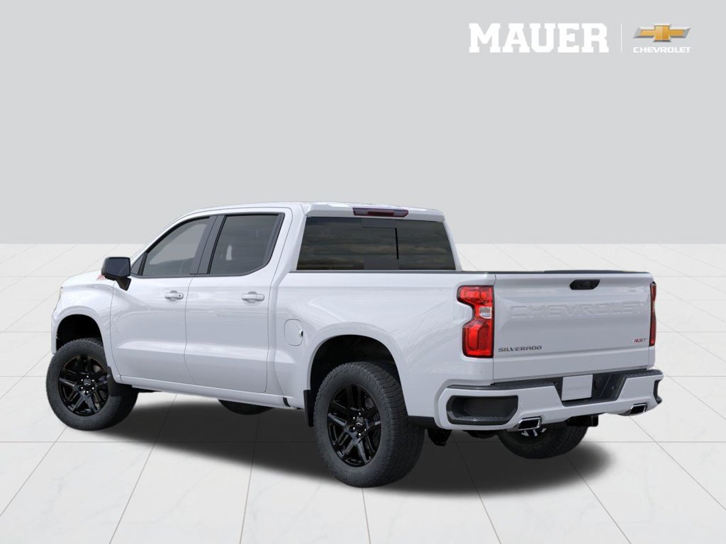 New 2026 Summit White Chevrolet RST image 3