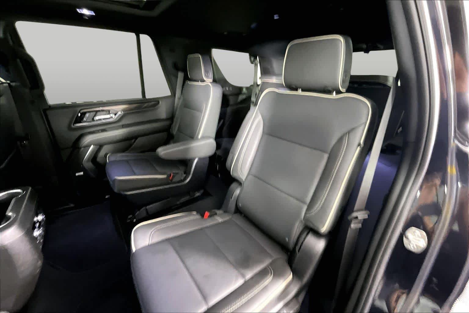Used 2025 Titanium Rush Metallic GMC Elevation image 18