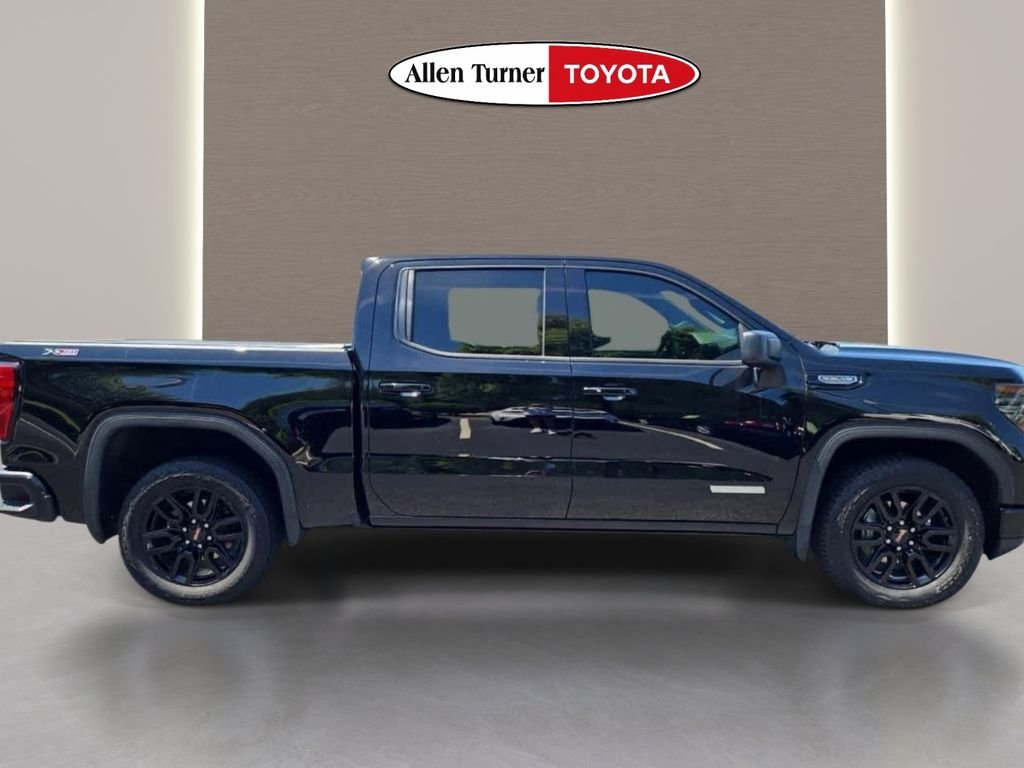 Used 2022 Black GMC Elevation image 5