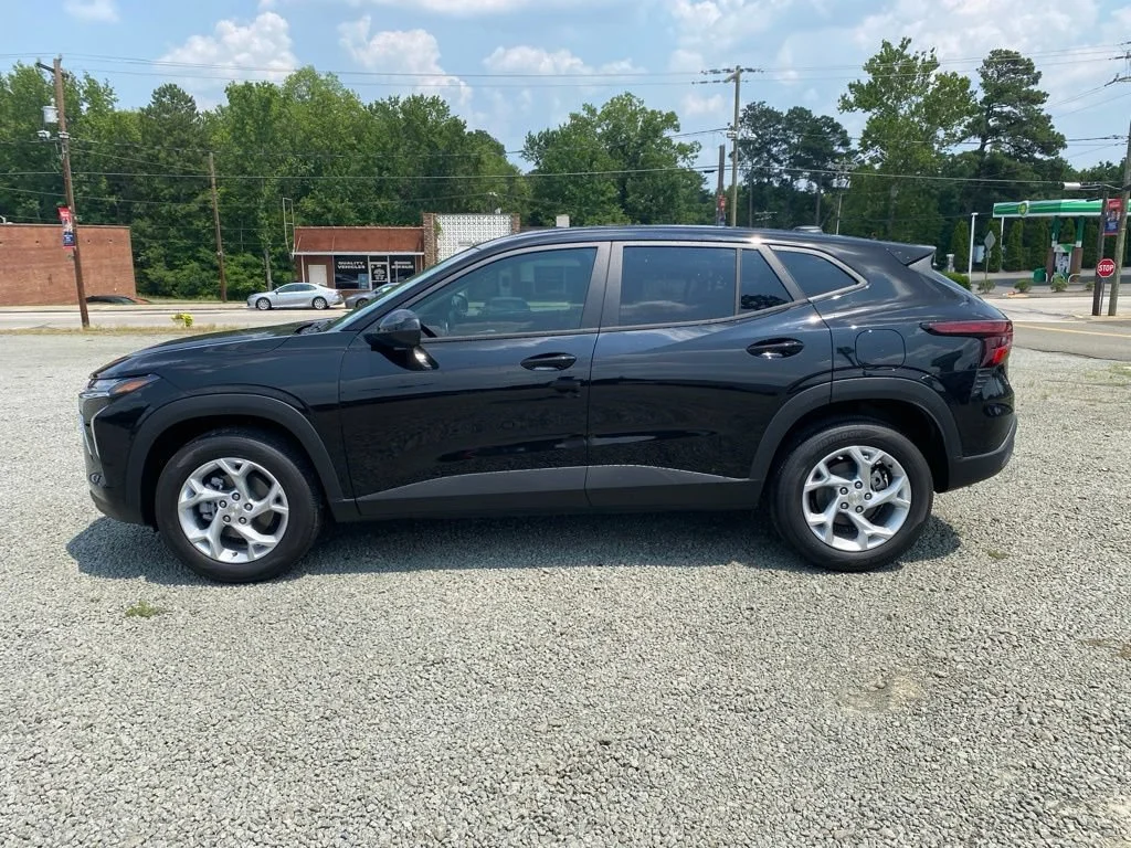 2026 Chevrolet Trax LS - Photo 6