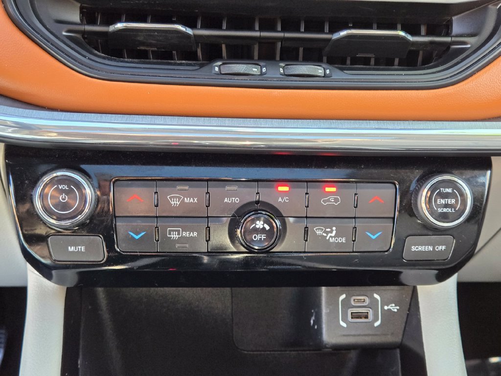 Used 2022 Gray Jeep Limited image 20