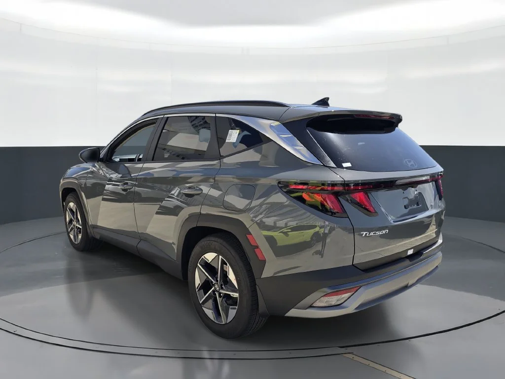 New 2026 Gray Hyundai SEL Premium image 4