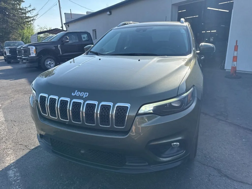 Used 2021 Green Jeep Latitude Lux image 51