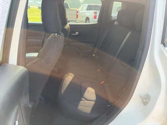 Used 2023 Alpine White Clearcoat Jeep Latitude image 16