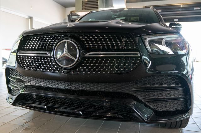 Certified Used 2022 Black Mercedes-Benz GLE 450 image 11