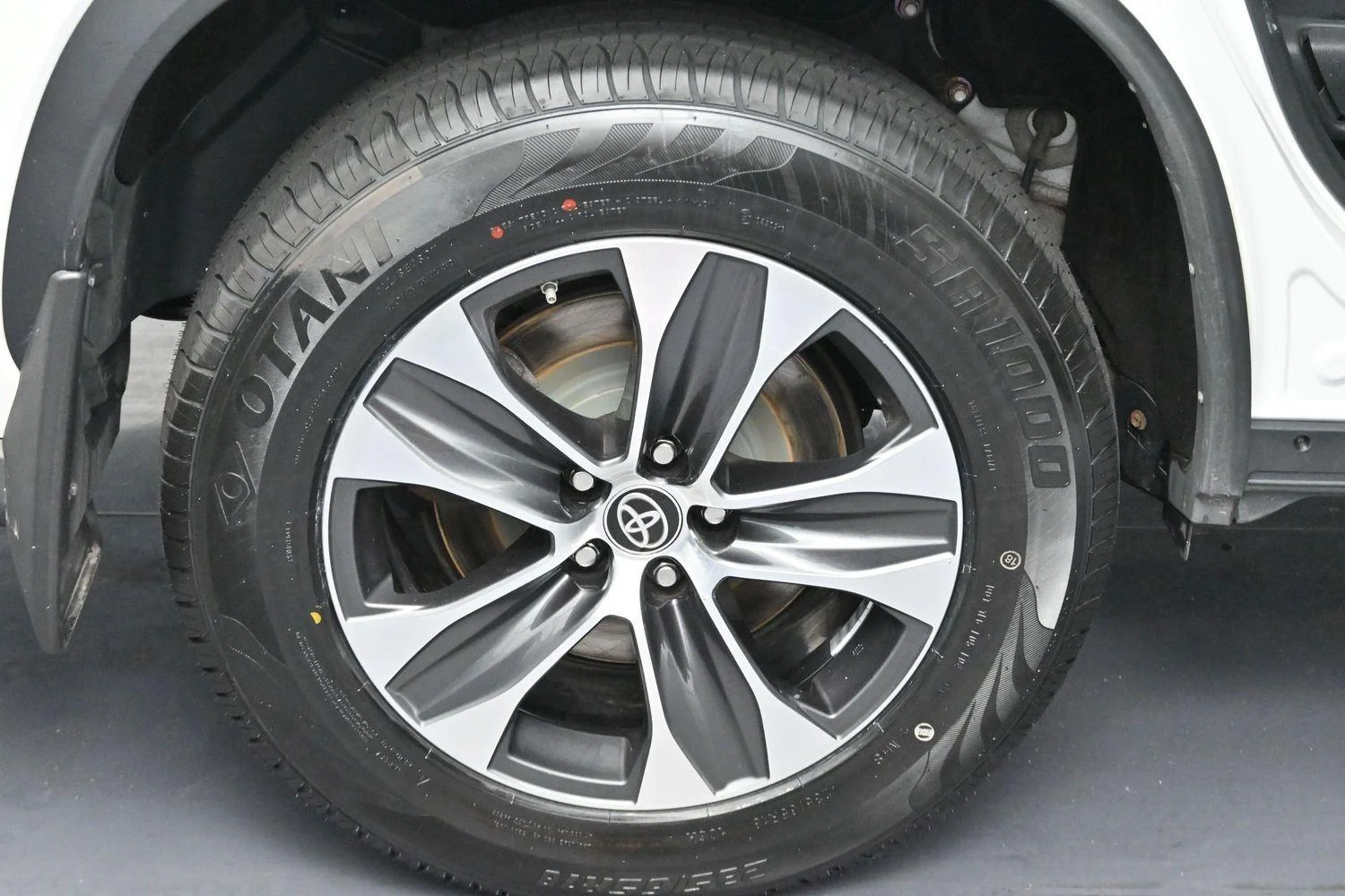 Used 2022 Wind Chill Pearl Toyota XLE image 39
