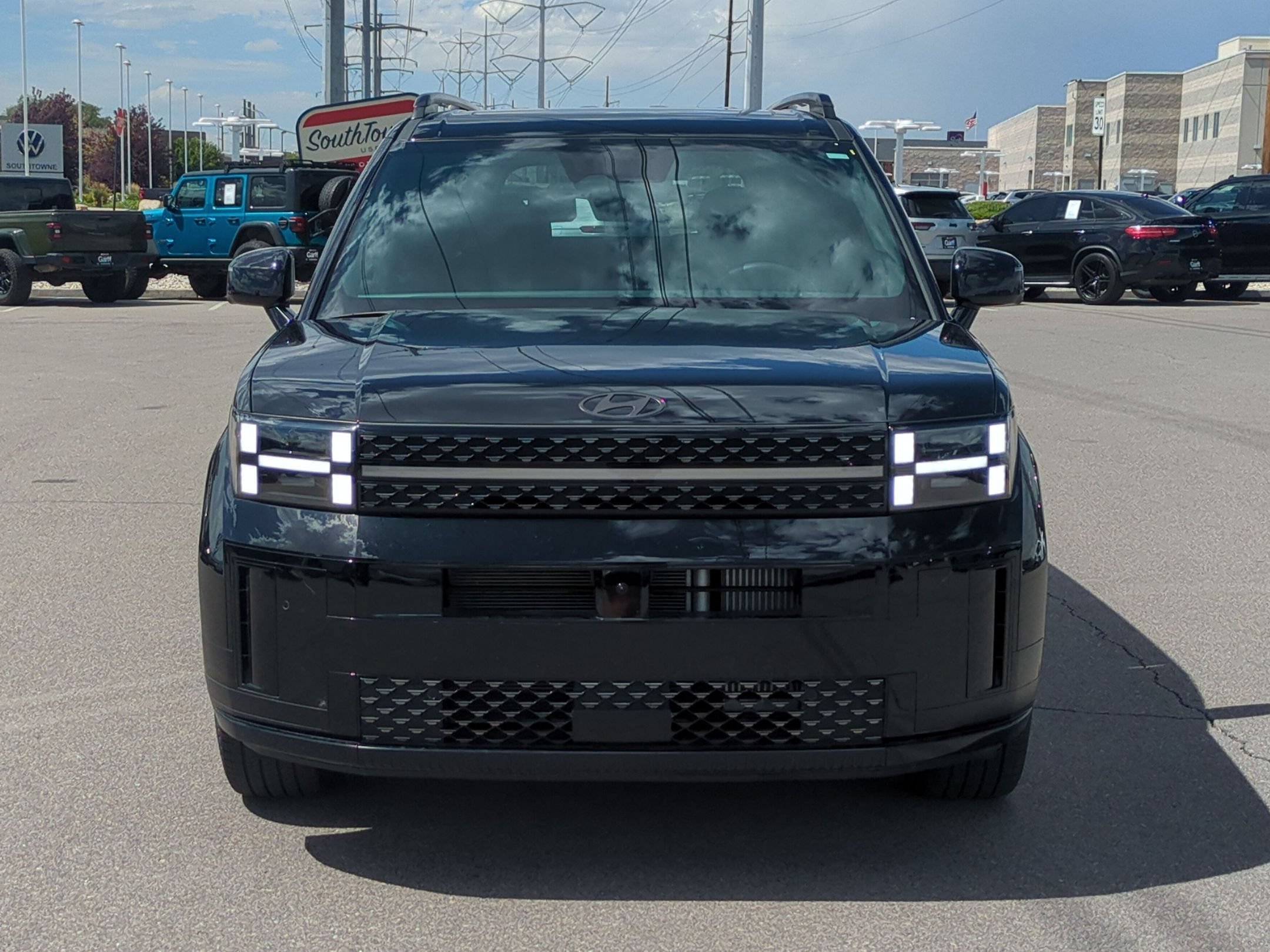 Used 2025 Phantom Black Hyundai Calligraphy image 9