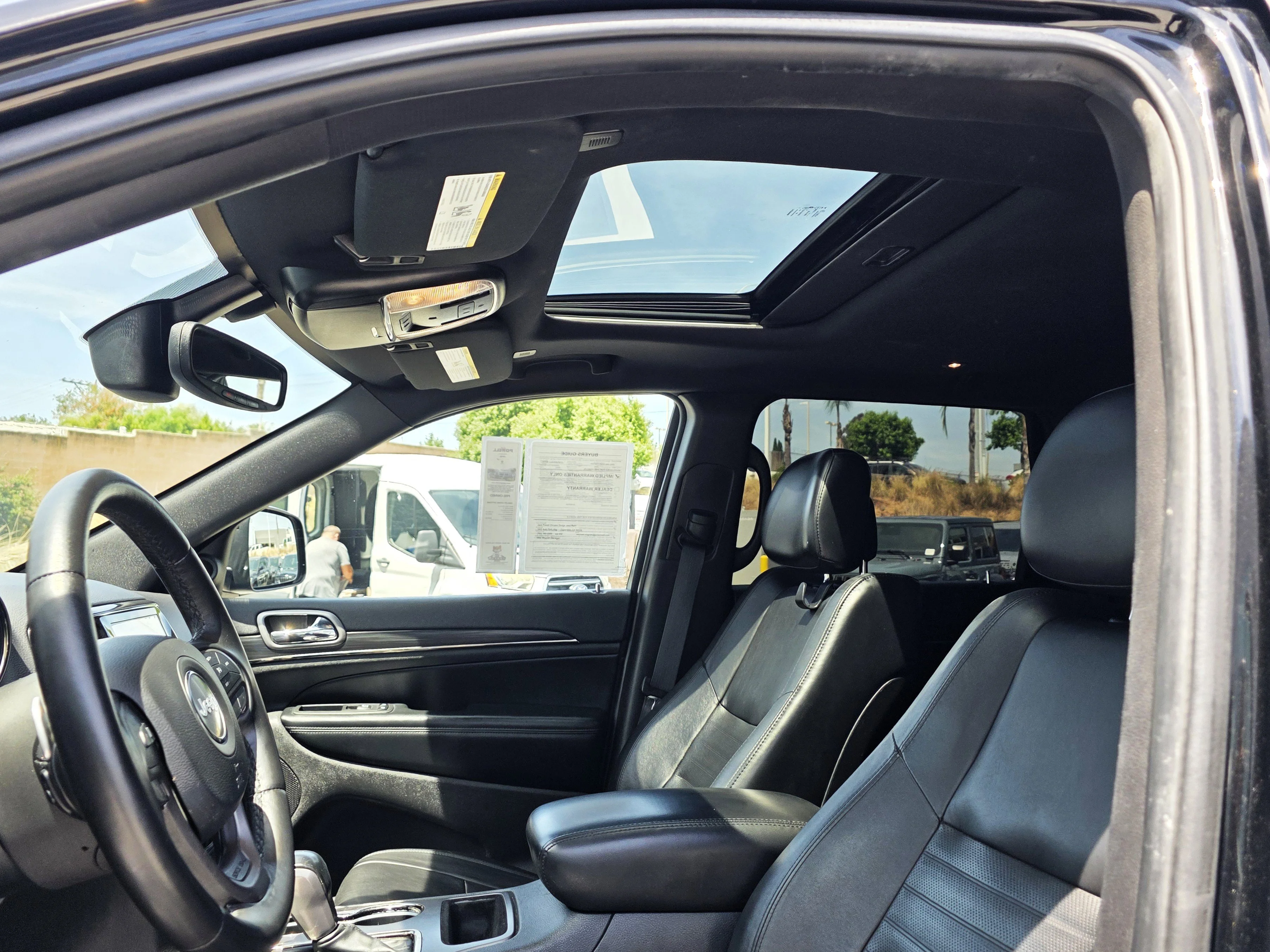 Used 2020 Diamond Black Jeep Limited image 17
