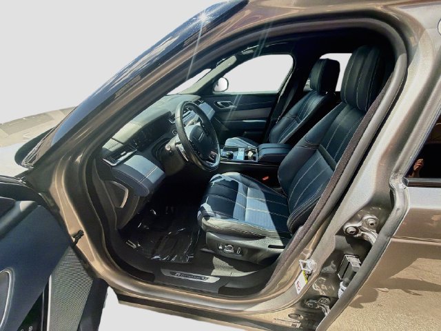 Used 2019 Silicon Silver Premium Metallic Land Rover R-Dynamic HSE image 19