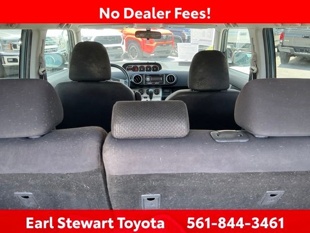 Used 2009 Green Scion Base image 13