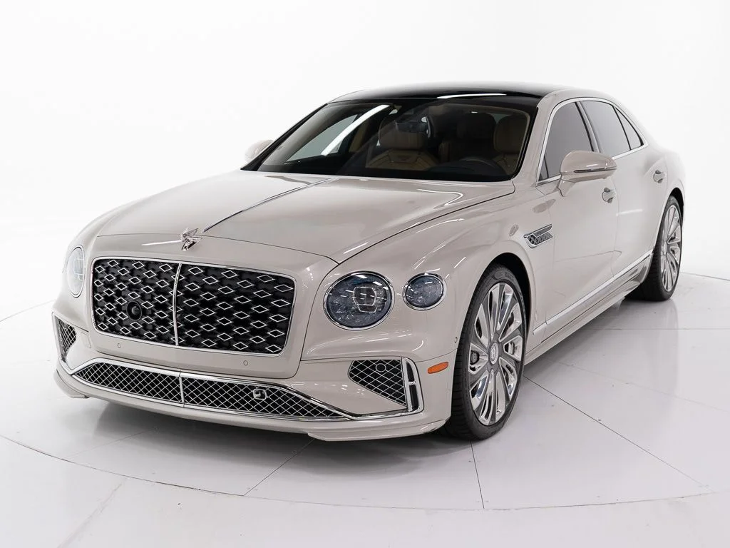 Used 2025 White Sand - by Mulliner Bentley Mulliner image 1