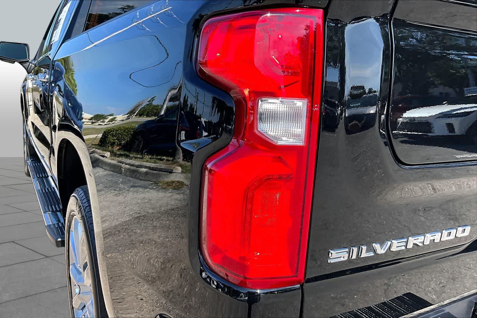 Used 2024 Black Chevrolet High Country image 29