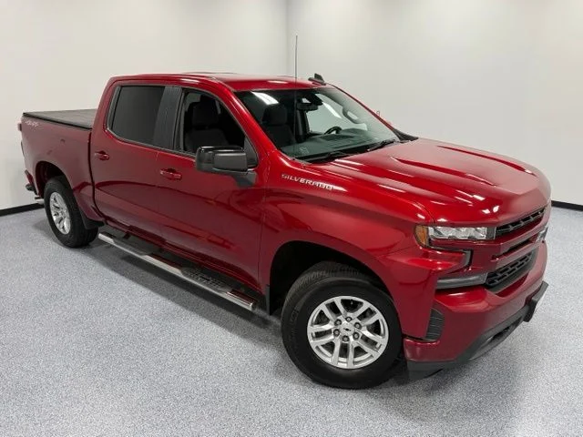 Used 2019 Red Chevrolet RST image 30