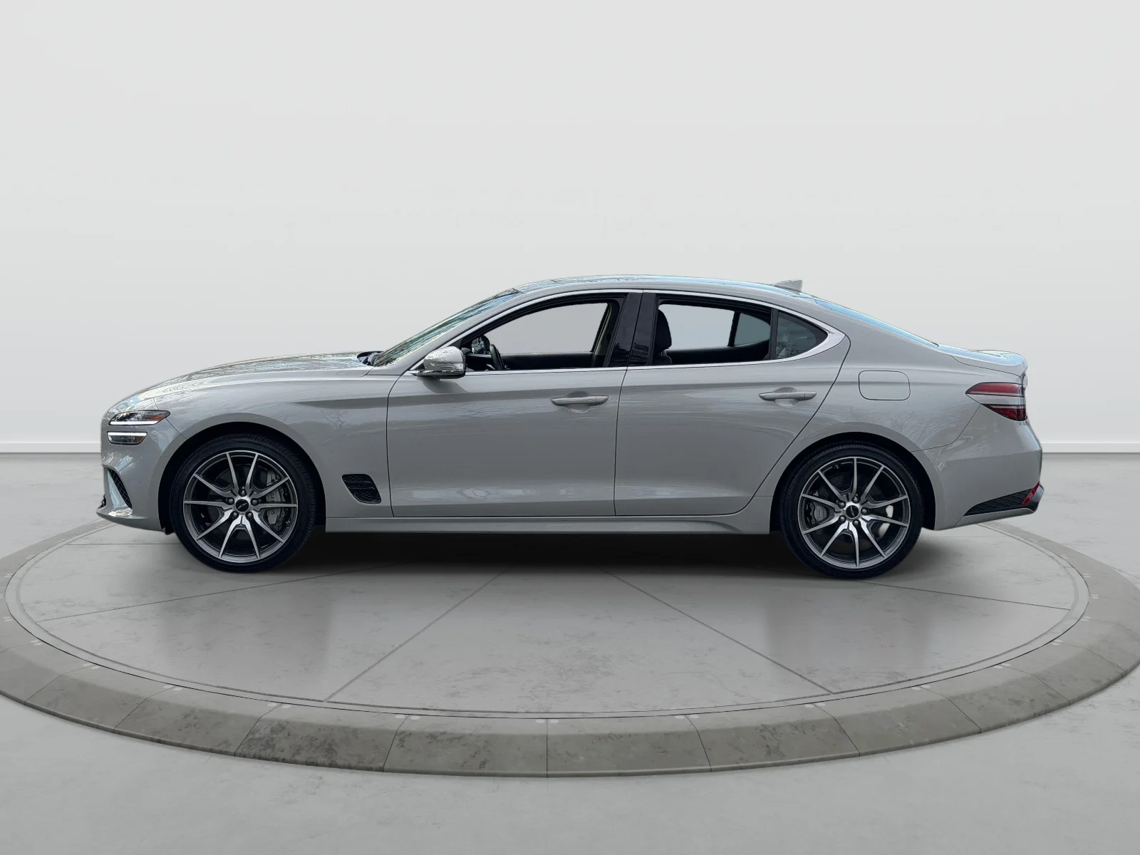Used 2025 Gray Genesis 2.5T image 4
