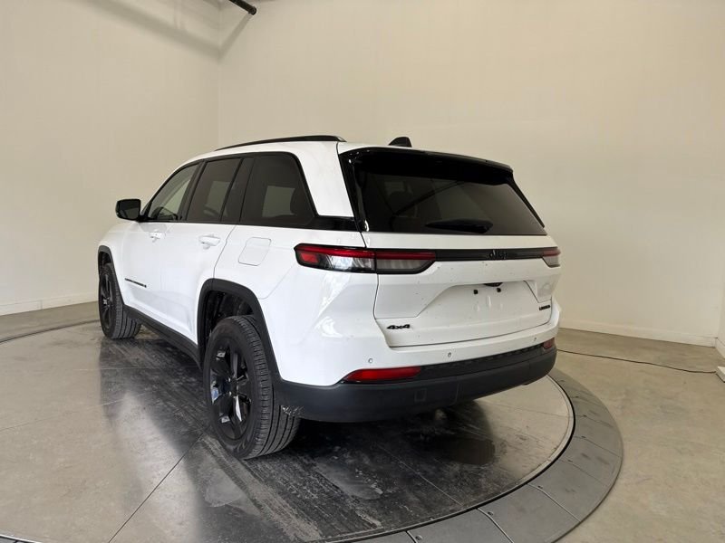 Used 2023 White Jeep Limited image 5