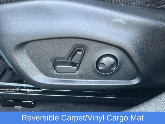 Used 2022 Bright White Clea Jeep Latitude image 27
