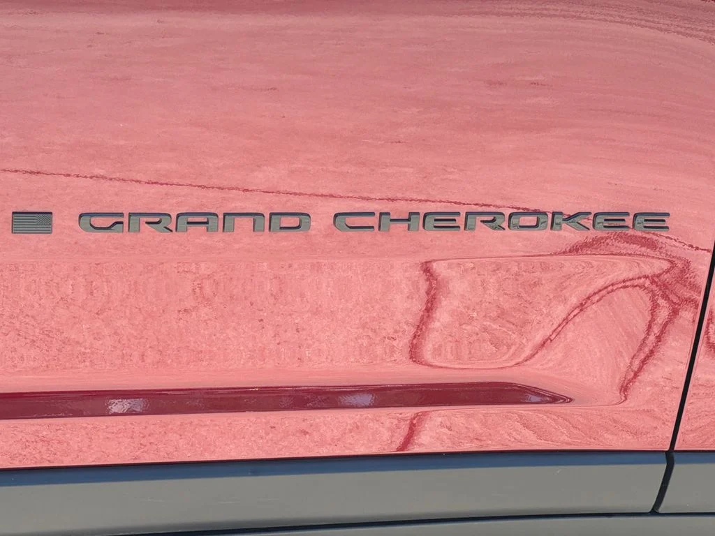 Used 2025 Red Jeep Altitude X image 10