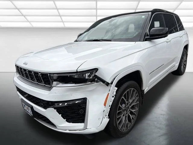 Used 2026 White Jeep Summit image 3