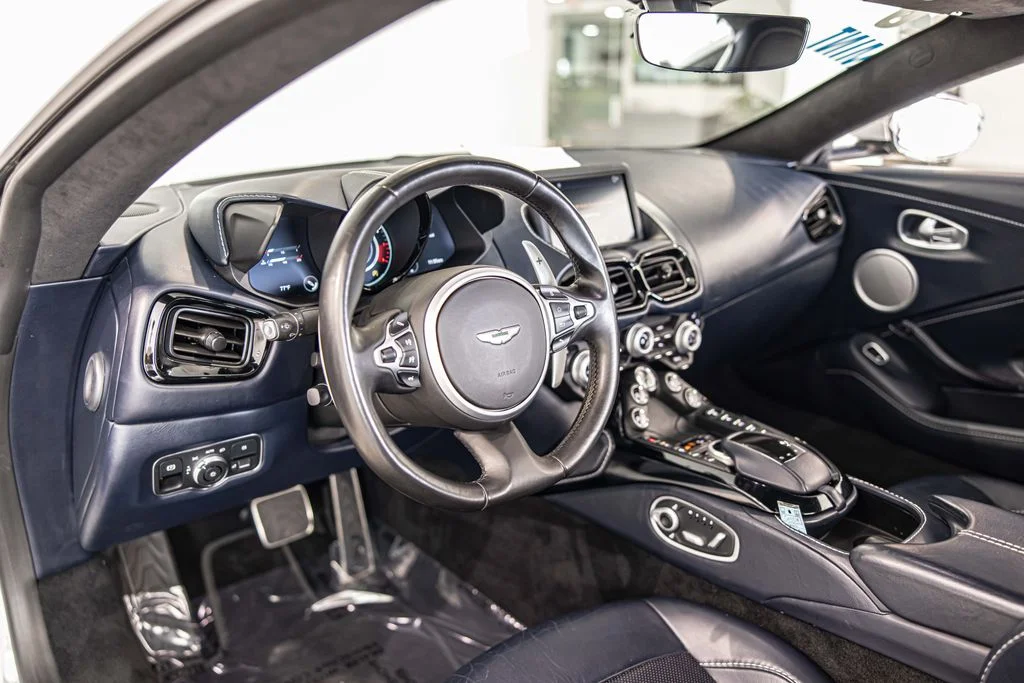 Used 2020 Silver Aston Martin Base image 17