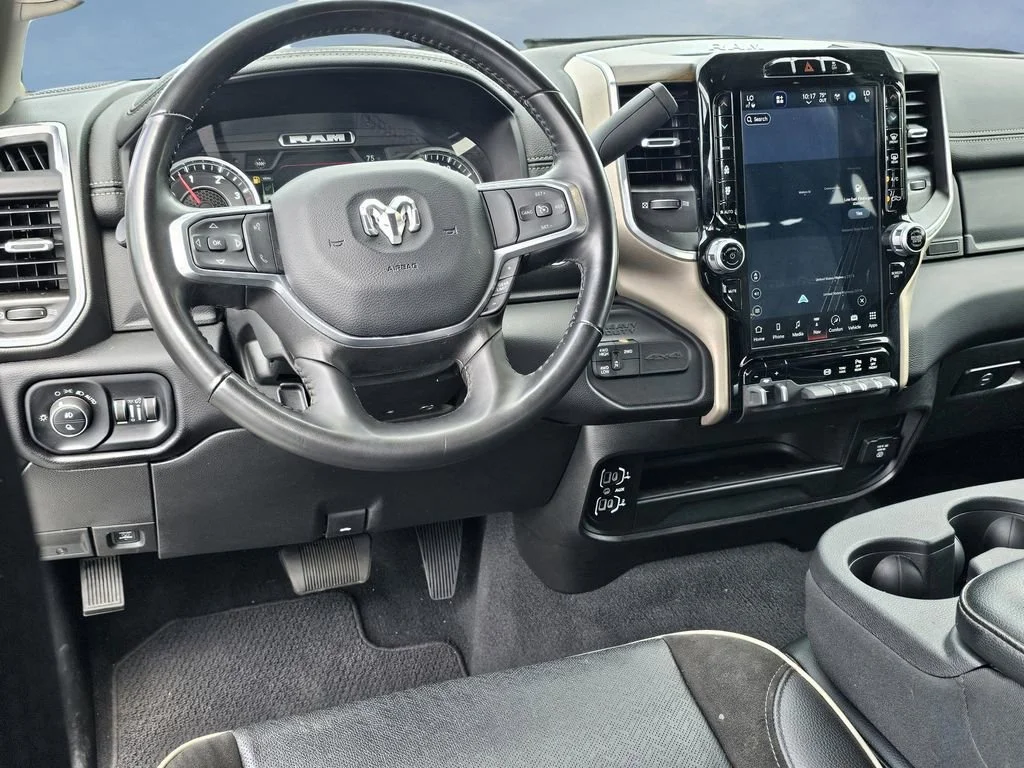 Used 2024  Ram Laramie image 34